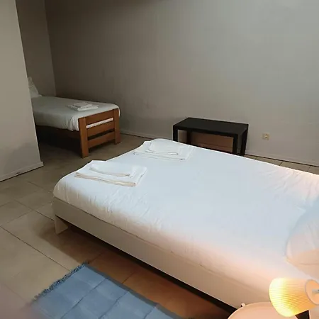 Center Economic Huge Flat * פורטו