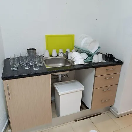 Center Economic Huge Flat דירה *