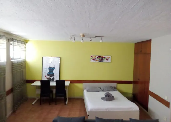 Apartman Center Economic Huge Flat